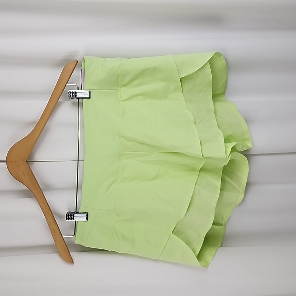 CALIA by Carrie Underwood Petal Hem Shorts NWT Spring Green Size L